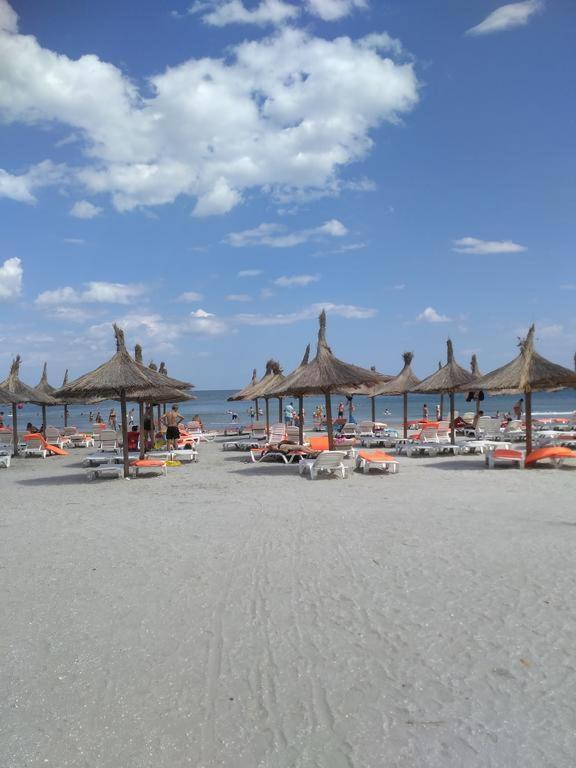 E&E Mamaia Nord Apartman Năvodari Kültér fotó